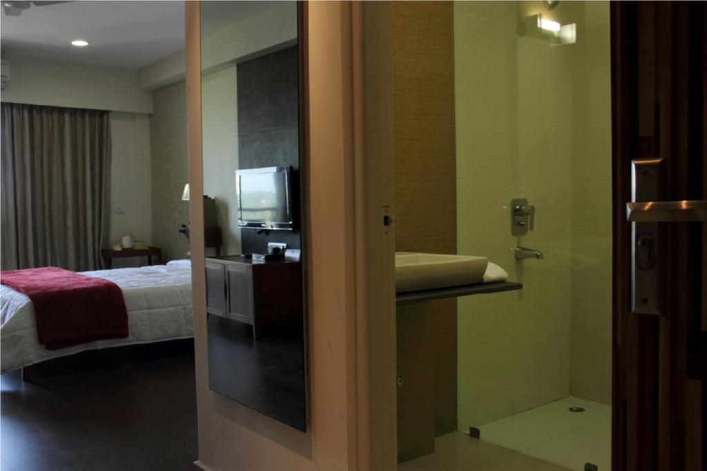 Xanadu Residency Aparthotel Колката Екстериор снимка